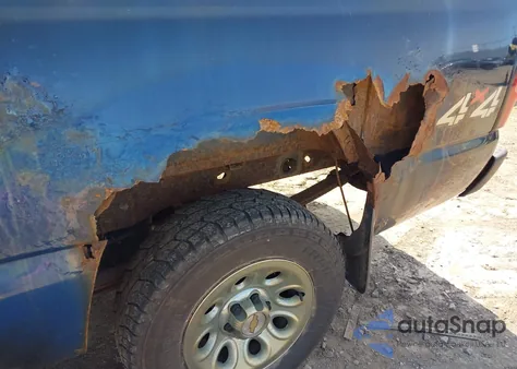 2005 Chevrolet Silverado 1500 Work Truck z USA, uszkodzony, nr VIN 1GCEK14V75Z221352